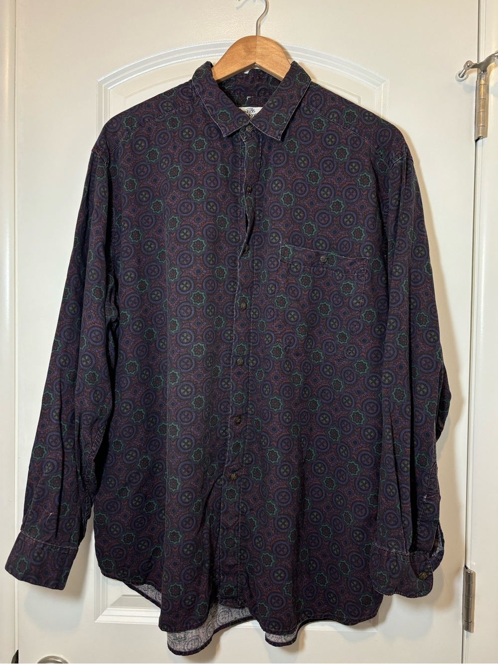 Sears Roebuck Casual Long-Sleeve Button-Down Shirt in Deep Plum Medallion #432